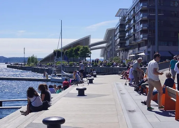 Sentral Modern Design Leilighet Med 2 Soverom, Gratis Parkering