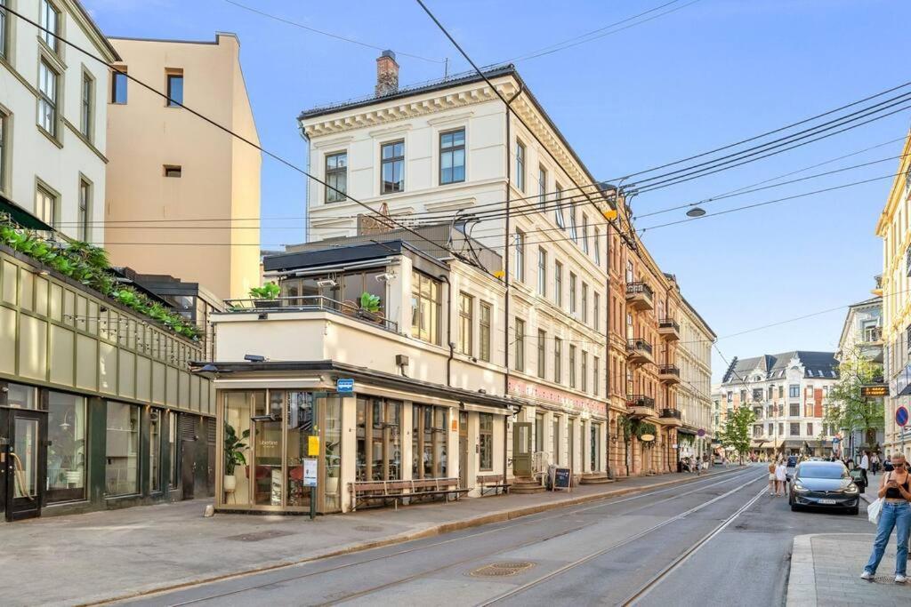 Sentral Modern Design Med 2 Soverom, Gratis Parkering Appartement *